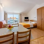 Helles Studio-apartment Mit Traumhaften Meerblick, Privatparkplatz, Grill Διαμέρισμα *