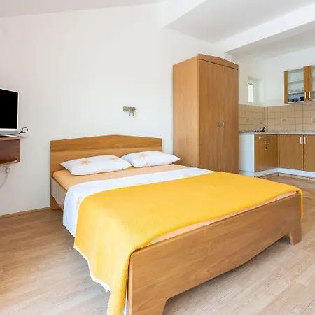 Helles Studio-apartment Mit Traumhaften Meerblick, Privatparkplatz, Grill Crikvenica