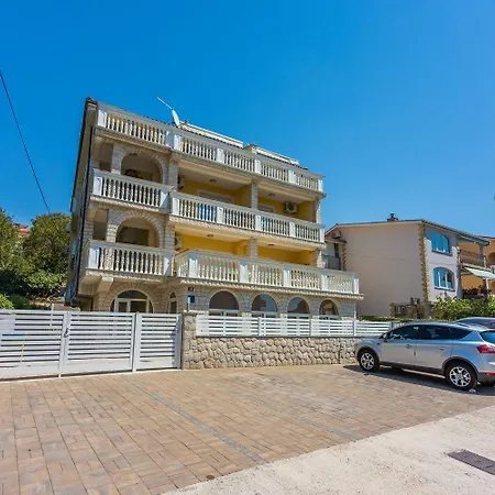 Helles Studio-apartment Mit Traumhaften Meerblick, Privatparkplatz, Grill Crikvenica