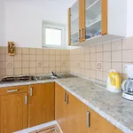 Helles Studio-apartment Mit Traumhaften Meerblick, Privatparkplatz, Grill * 茨里克韦尼察
