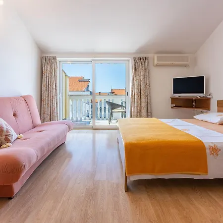 Appartement Helles Studio-apartment Mit Traumhaften Meerblick, Privatparkplatz, Grill