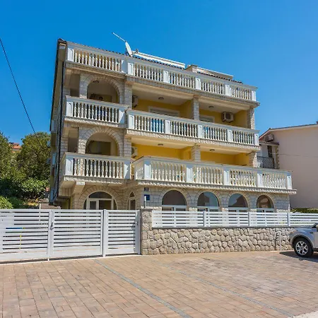 Appartement Helles Studio-apartment Mit Traumhaften Meerblick, Privatparkplatz, Grill Crikvenica